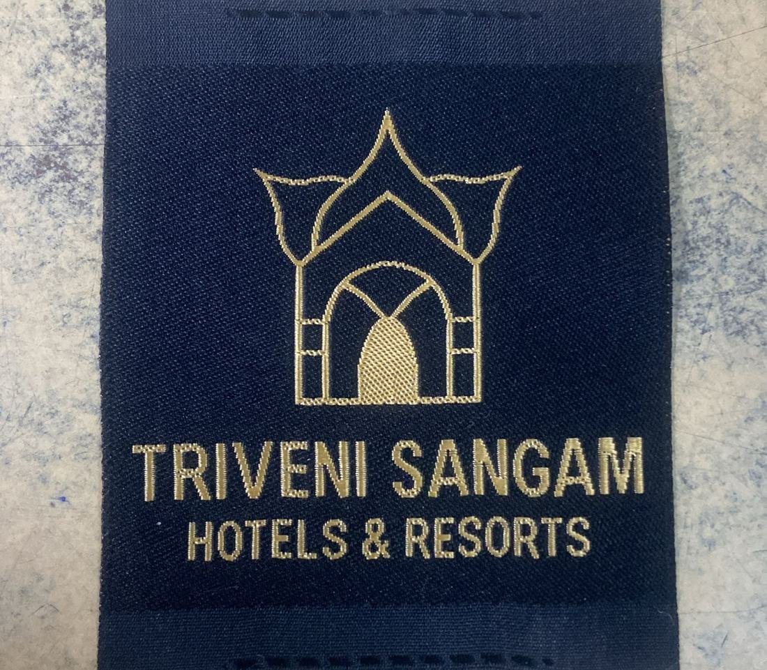 Woven label
