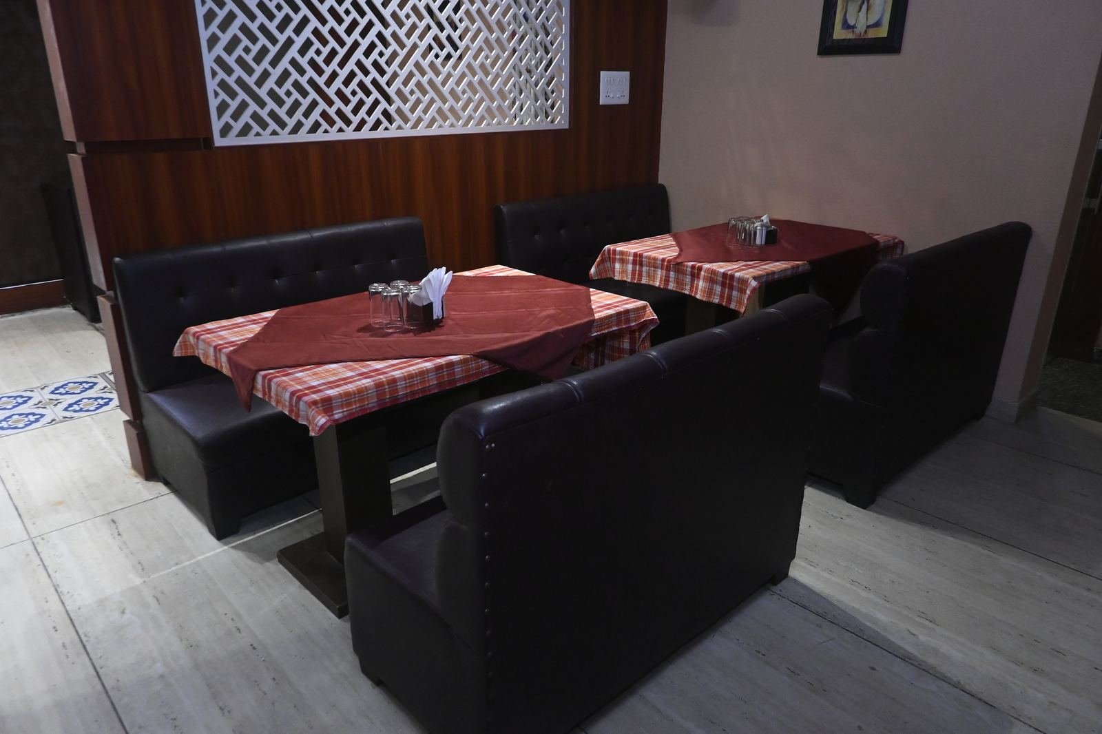 Restaurant seating
